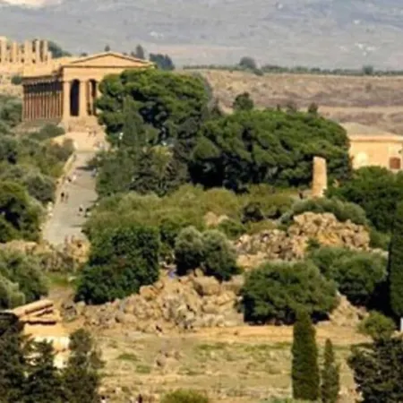 Dell'aria Villa