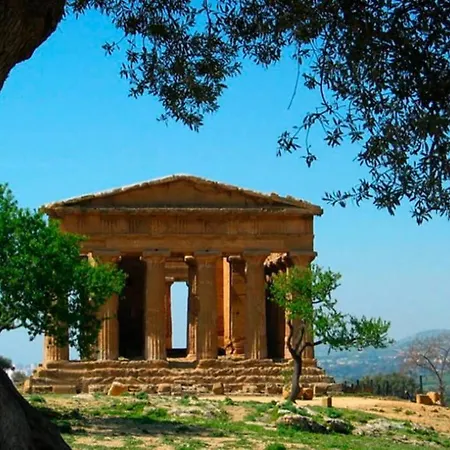 Dell'aria Villa